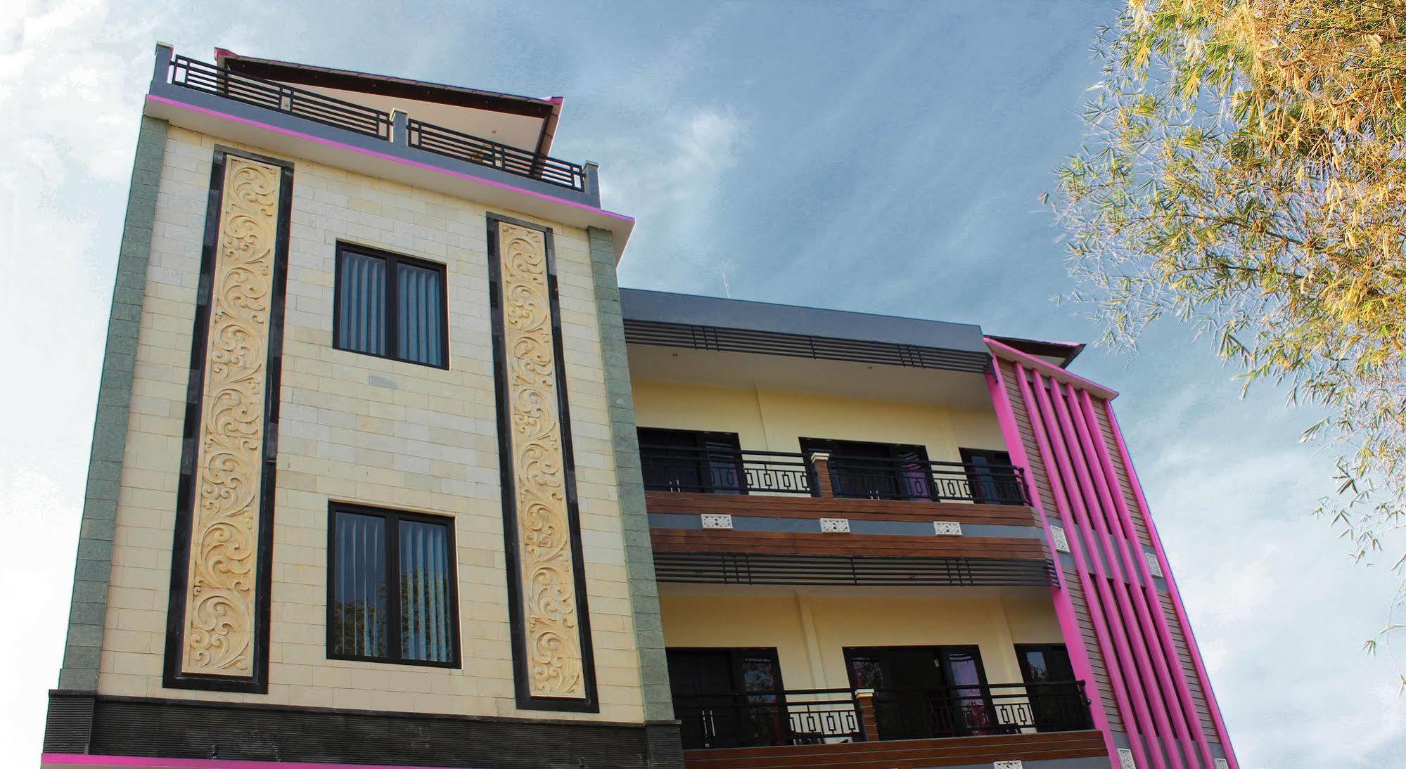 Ramantika Bali House Hotel Jimbaran  Exterior photo